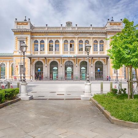 Mihaela Apartment - Charme Near The Station Trieste Luaran gambar