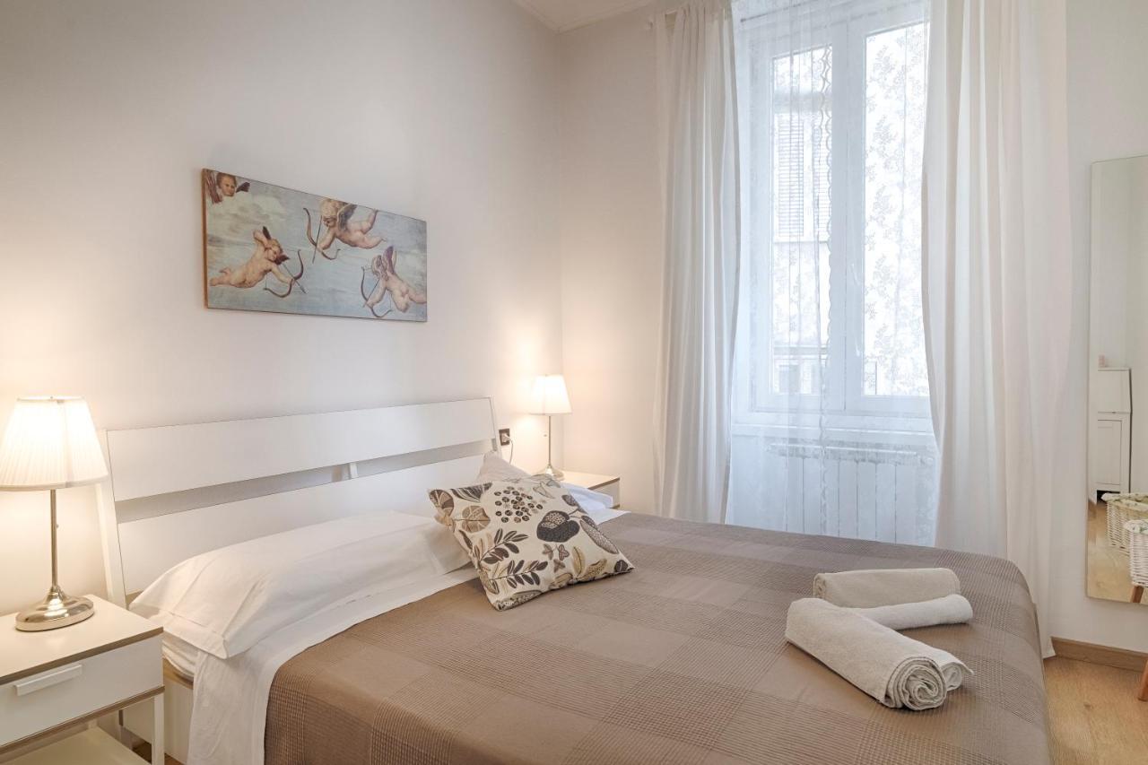 Mihaela Apartment - Charme Near The Station Trieste Luaran gambar