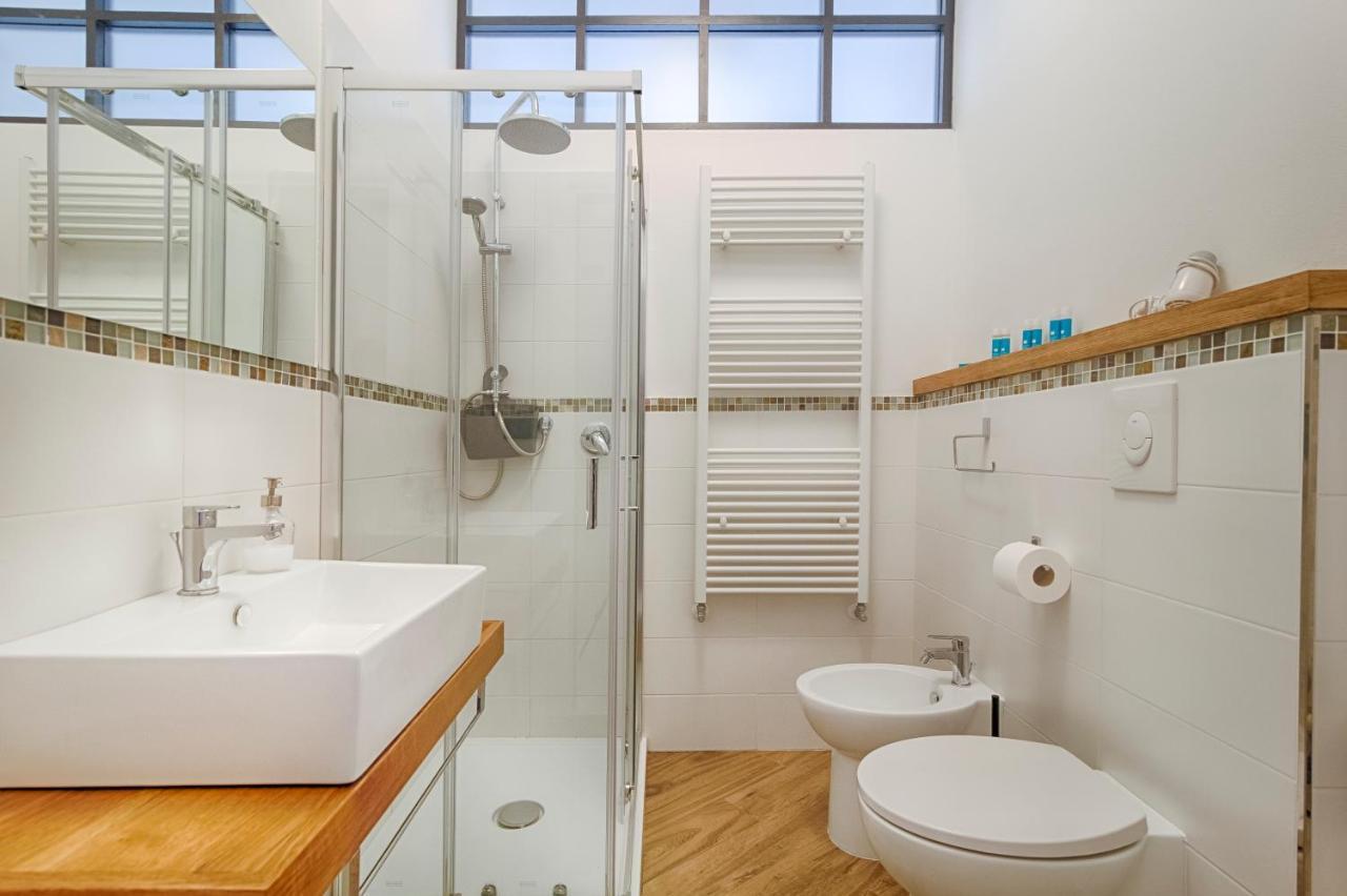Mihaela Apartment - Charme Near The Station Trieste Luaran gambar
