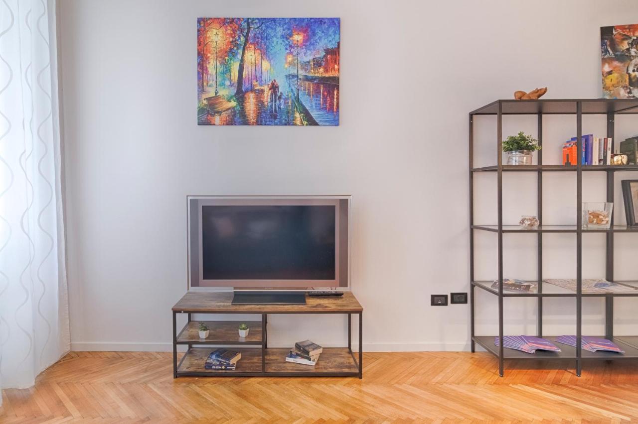 Mihaela Apartment - Charme Near The Station Trieste Luaran gambar