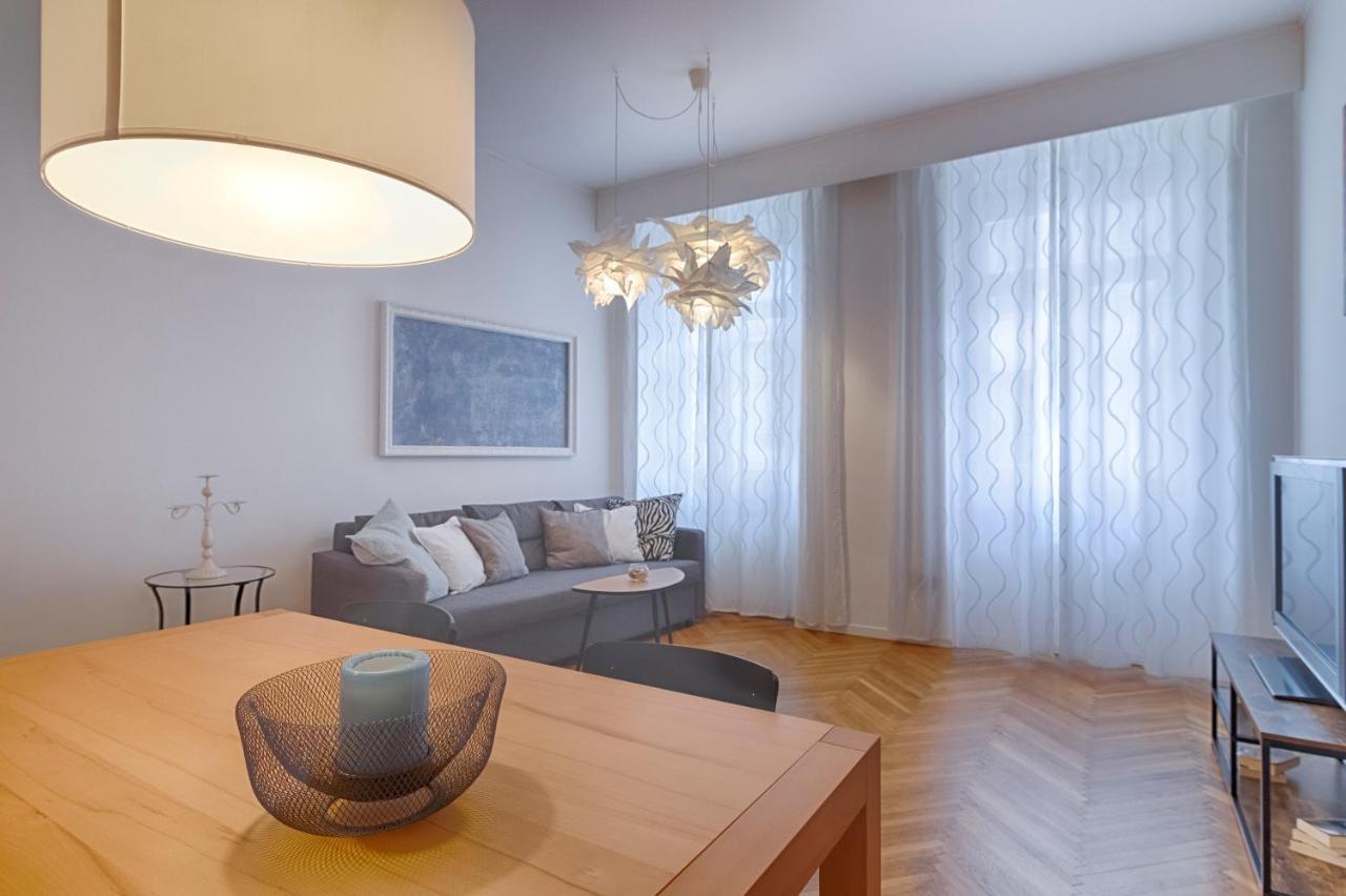 Mihaela Apartment - Charme Near The Station Trieste Luaran gambar
