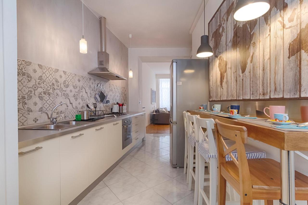 Mihaela Apartment - Charme Near The Station Trieste Luaran gambar